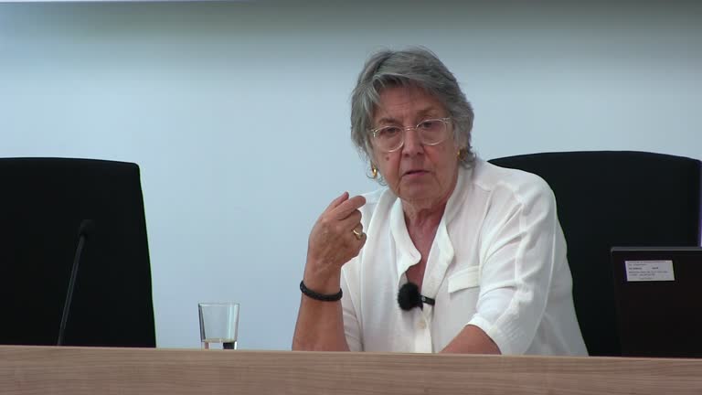 Conferencia Rosamaría Alberdi 